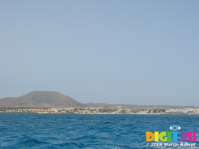 27963 View back to Corralejo